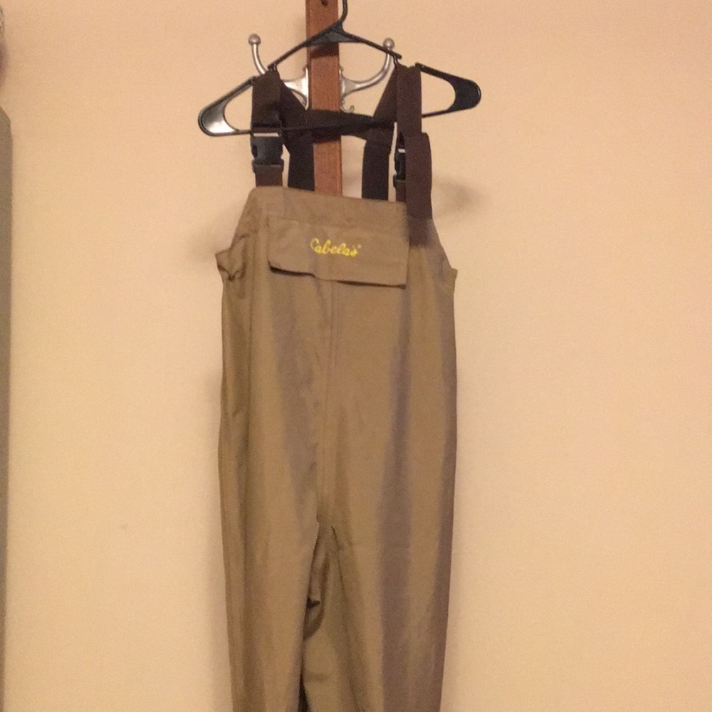 Cabelas waders just missing one felt bottom